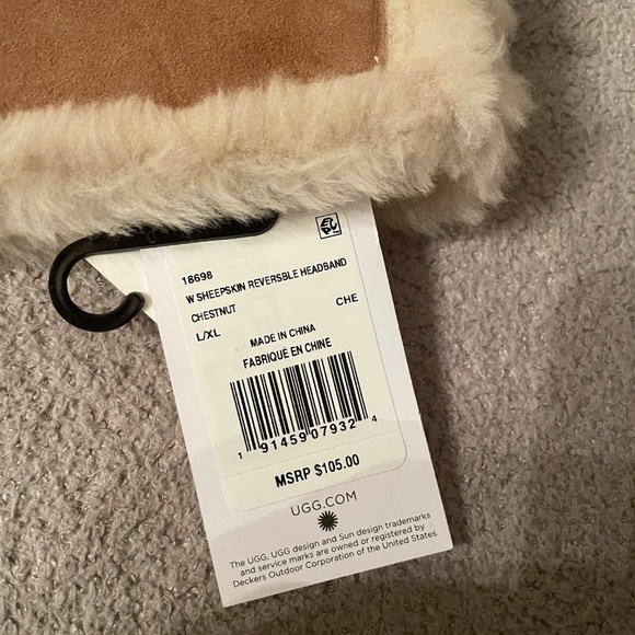 UGG Genuine Suede Shearling Reversible Headband - Picture 5 of 7